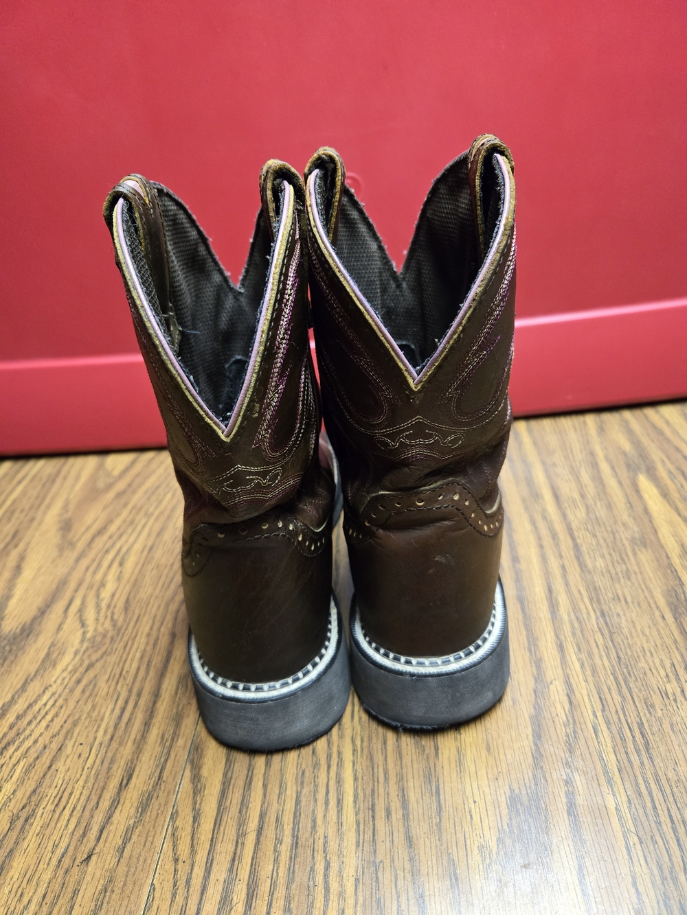 Justin Boots Brown Leather Cowgirl Boots - Picture 4 of 8